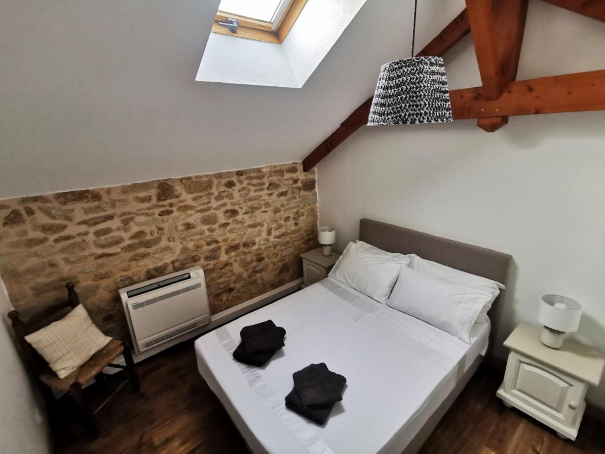 3 Self-Contained Gites With Pool And Games Room Saint-Georges-de-Noisné Exteriér fotografie