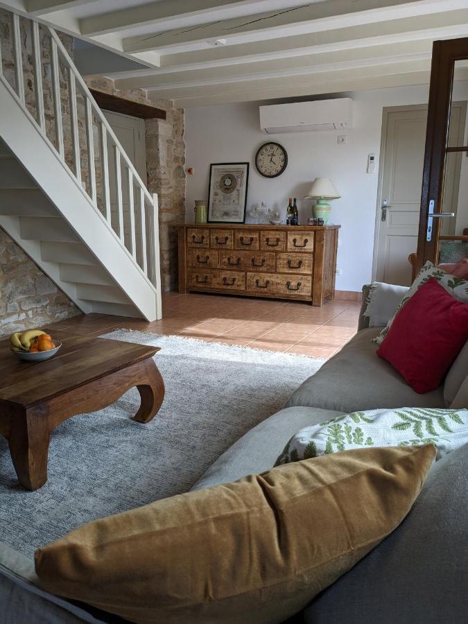 3 Self-Contained Gites With Pool And Games Room Saint-Georges-de-Noisné Exteriér fotografie